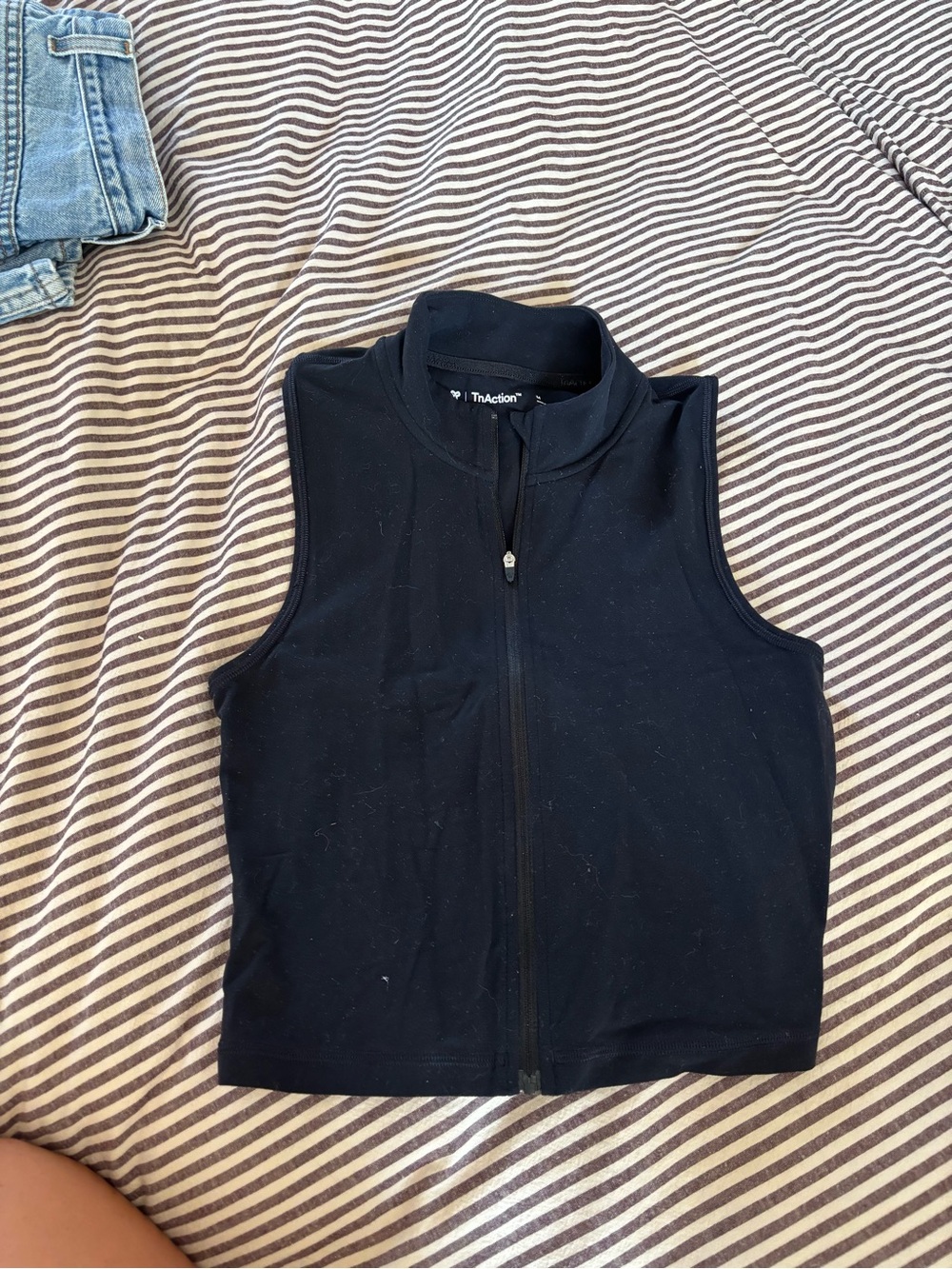 Aritzia TNA Action Zip Butter Tank